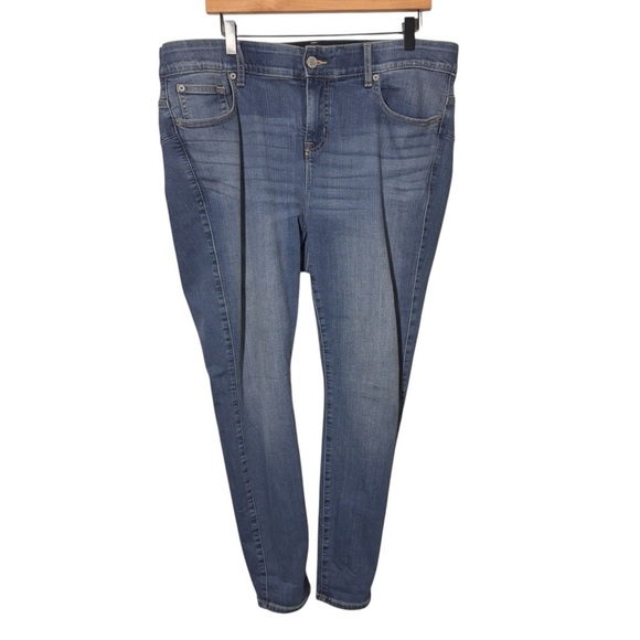 Torrid Bombshell Skinny Premium Stretch High-Rise Jean Size 18 - Picture 5 of 15